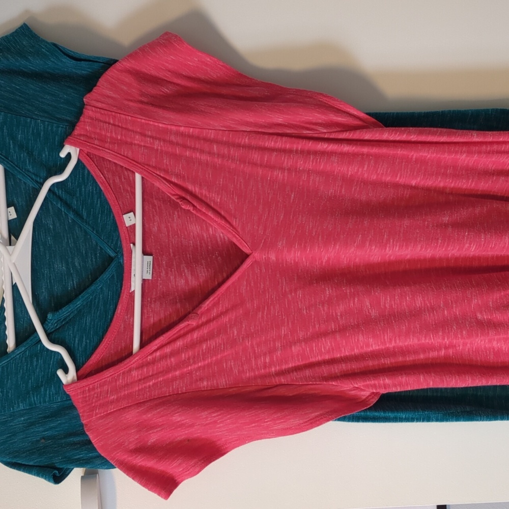 TWO Reitmans Classic Flutter Sleeve T-shirts